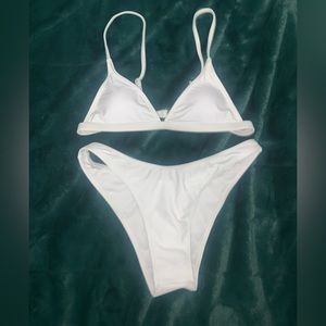 Women’s bathing suit / bikini